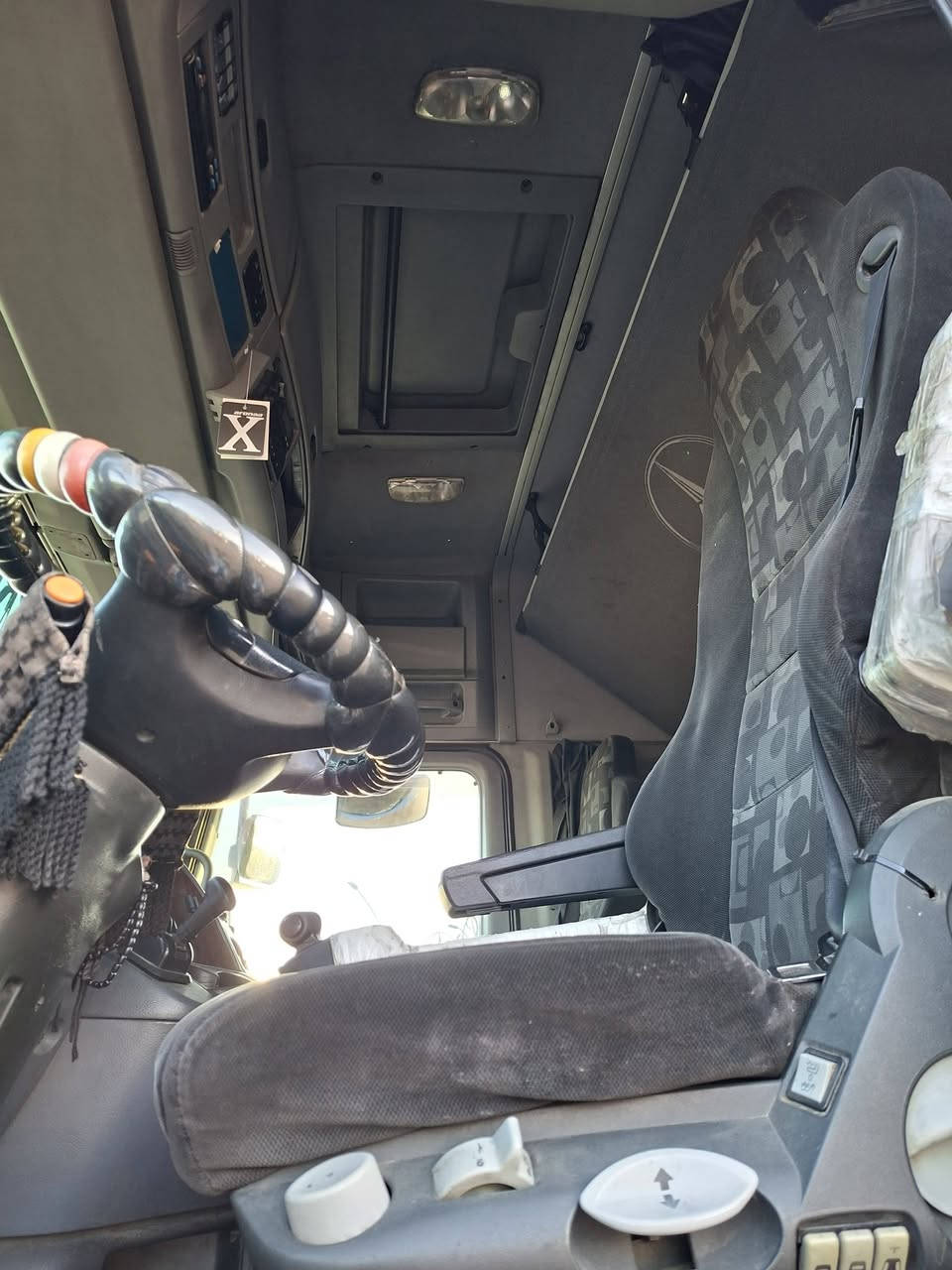 مرسيدس اكتروس موديل 2006 رقم دهوك الحجم 1844 سياره روتايجر صاروخ سياره كفاله تانك 2016 موصل العنوان الانبار الرمادي رقم الهاتف*********** طونات جي بي اس كامله السياره
