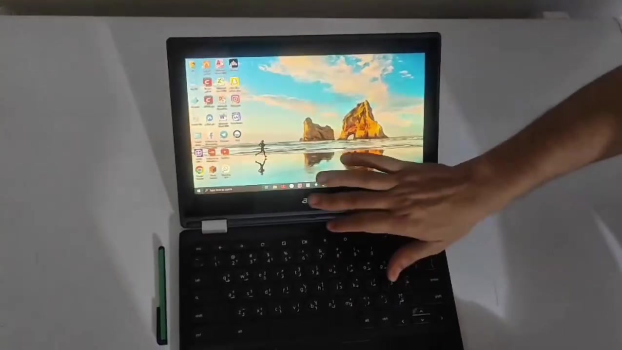 💻 Acer Chromebook Convertible (2 in 1)
✨ يجمع مميزات اللابتوب والتابلت في جهاز واحد، يعمل بنظام Windows 10 Pro، مناسب للدراسة، العمل، التصفح، والمحاضرات الإلكترونية.
📋 المواصفات:
✅ شاشة لمس (Touch Screen) تدعم 10 نقاط لمس.
✅ تصميم 360° يتحول من لابتوب إلى تابلت بسهولة.
✅ معالج Intel® Celeron® N3060 الموفر للطاقة.
✅ ذاكرة RAM 4GB.
✅ نظام Windows 10 Pro (64-bit).
✅ كاميرا، Wi-Fi، وBluetooth.
✅ بطارية بحالة جيدة تدوم حتى 3 ساعات حسب الاستخدام.
✅ الجهاز مفحوص بالكامل وجاهز للاستخدام.
🎓 مثالي لطلبة المدارس والجامعات، المدرسين، الموظفين، والاستخدام المنزلي، والتصفح، والأوفيس، والاجتماعات الإلكترونية، ومشاهدة اليوتيوب.
🎁 الهدايا المجانية:
🎁 بطاقة ذاكرة خارجية microSD سعة 64GB مجانًا.
🎁 قلم لمس الشاشة (Stylus Pen) مجانًا.
🎁 ماوس لاسلكي مجانًا.
🎁 Mouse Pad مجانًا.
🛡️ خدمات ما بعد البيع:
✅ ضمان تجربة لمدة 3 أيام.
✅ عند الاحتفاظ بوصل الشراء:
 ✔ صيانة مجانية.
✔ فورمات وتثبيت النظام مجانًا.
✔ تنصيب البرامج الأساسية مجانًا.
✔ الأدوات والقطع الاحتياطية بسعر الكلفة.
✔ دعم فني واستشارة بعد البيع.
💰 السعر: 85,000 دينار عراقي فقط.
📩 للحجز والاستفسار الاتصال على الرقم  ***********
🔥 شاشة لمس + لابتوب + تابلت + 64GB مجانية + قلم لمس + ماوس لاسلكي + Mouse Pad + خدمات ما بعد البيع... كل هذا مقابل 85 ألف دينار فقط!
