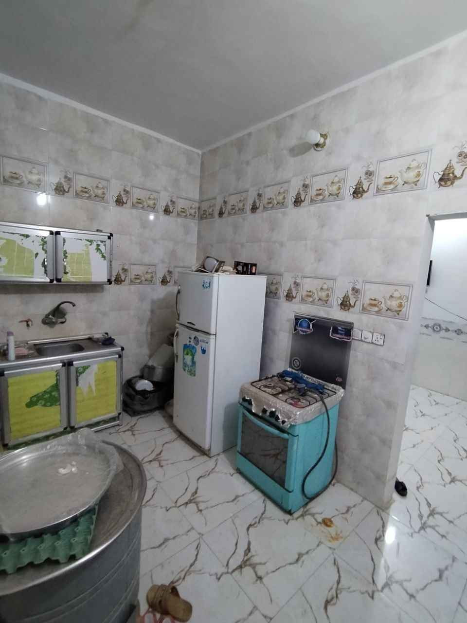 بيت للبيع في الشبانات  شارع الشهيد كامل نظيف يصح للسكن او حسينية كلشي متوفر بي ماي مجاري كهرباء تفاصيل بيت 50 متر مطبخ صحيات صالة غرفة منور  فقط طابق ارضي سند 25 تفاصيل أكثر خاص او الاتصال *********** او*********** كربلاء, العراق
