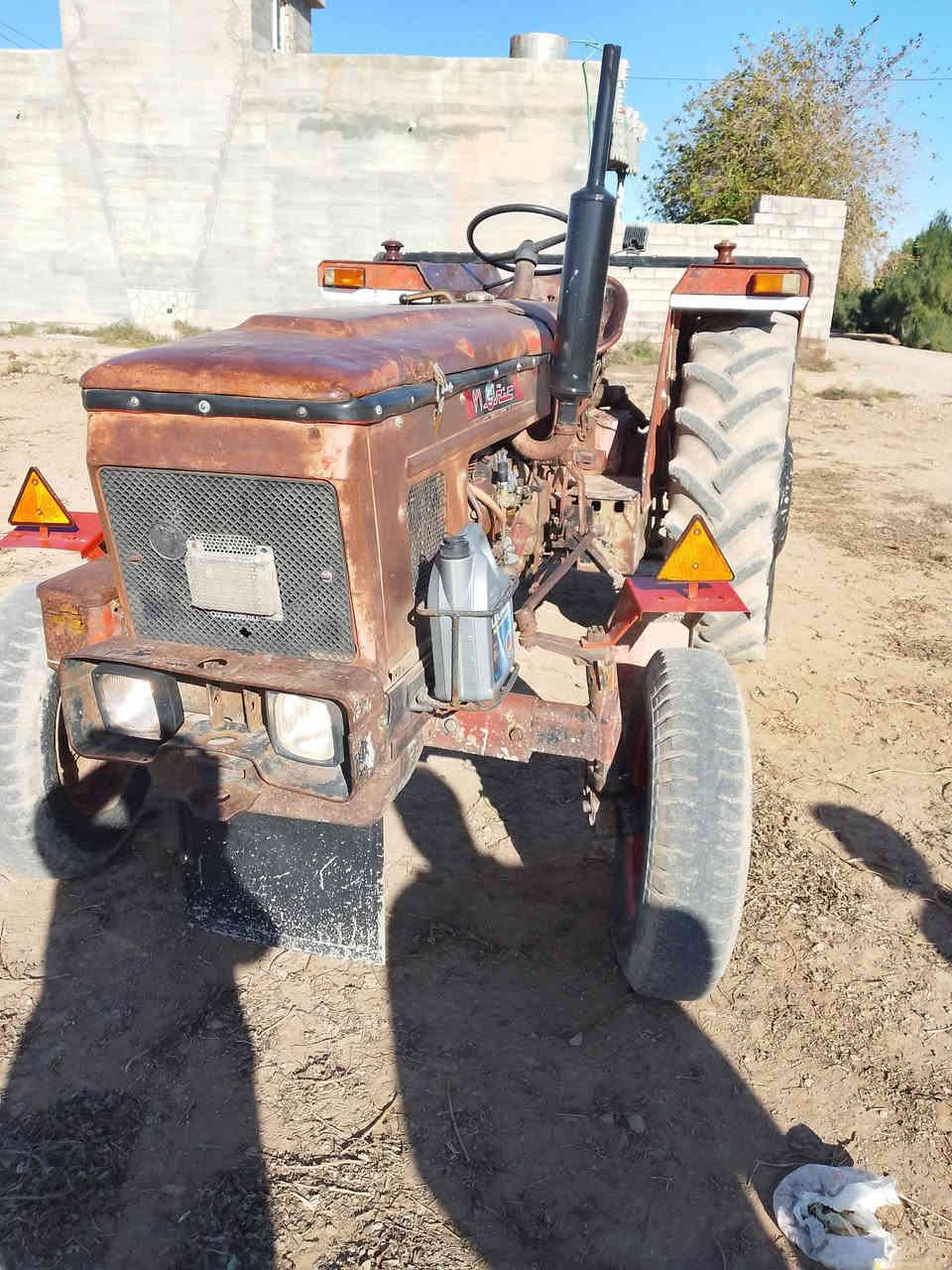 السلام عليكم مكينه للبيع نضيفه بلاديه مامفتوح اي شي من يمها موديل 85 للتواصل والاستفسار اتصل ع  رقم  ‏‪***********‬‏ مكان قرتبه قريب جباره
