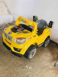 سيارة أطفال • بدون بطارية