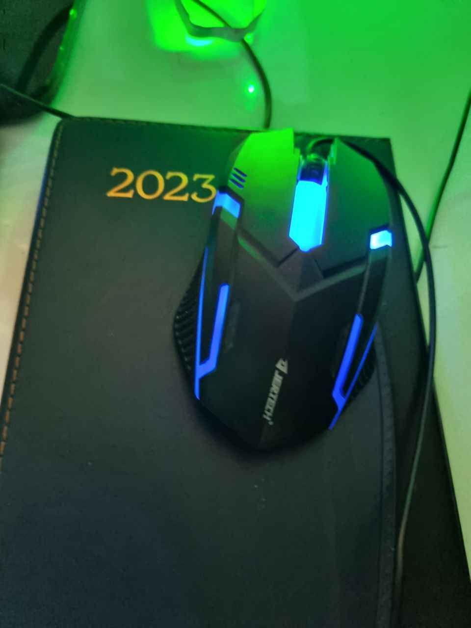 كمبيوتر للالعاب للبيع
السلام عليكم ورحمة الله وبركاته 
حاسبة كاملة للبيع 
الكيس شركة دل 
معالج انتل كور ٥ جيل رابع 
ذاكرة ٨ كيكه
كرت شاشة ٤٦٠٠ داخلي 
كرت شاشة ٥٦٠ خارجي
نظام التشغيل ويندوز ١٠ برو ٦٤ بت

الشاشة حجم كبير شركة دل 
كيبورد ماوس نوعية ممتازة 
فلاشة انترنيت 
يعني بالمختصر حاسبة كاملة جيب واربط والعب بيه العاب هواي مثل ماين كرافت وغيره من الالعاب 
مكاني بغداد 
توصيل عدي 
سعر ٣٠٠ وبيه مجال للشراي بغداد, العراق


**إذا كنت صاحب هذا الإعلان وتريد حذفه لأي سبب، رجاءا أرسل رسالة إلى الدعم الفني**