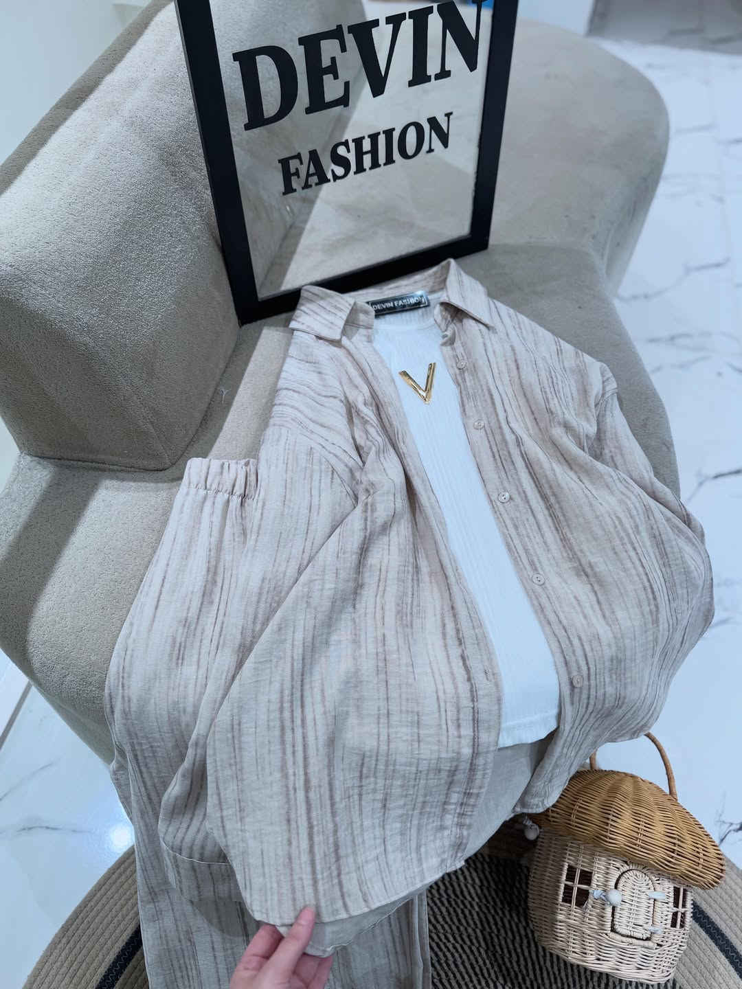 سوت للن 3 قطع كوالتي عالي جداً✨
خامه بارده 
قياسات 38-46✨
طول القميص 75cm✨
بنطرون كيلوت طول كامل 
راهي ✨
قطع محدوده✨ 
#اكسبلور_فولو #اكسبلور_explore #اكسبلورر #اكسبلور_العراق_السعوديه_الاردن_ايران_الكويت_طق_لايكات_كومنت_يلاا💙 #اكسبلور_ضيفونا


**إذا كنت صاحب هذا الإعلان وتريد حذفه لأي سبب، رجاءا أرسل رسالة إلى الدعم الفني**