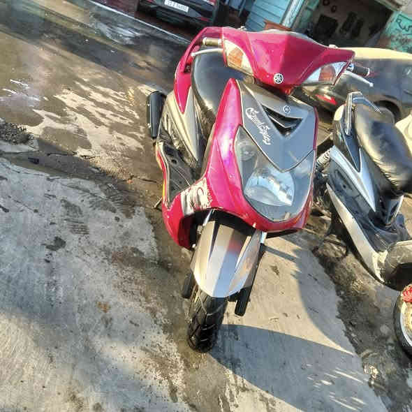 السلام عليكم سكنس فحل 140 نوزل خطين ياباني الدراجات ما مفتوحه كله بلادي 750 وبيها  مجال المكان مدينت الصدر الرقم ***********
