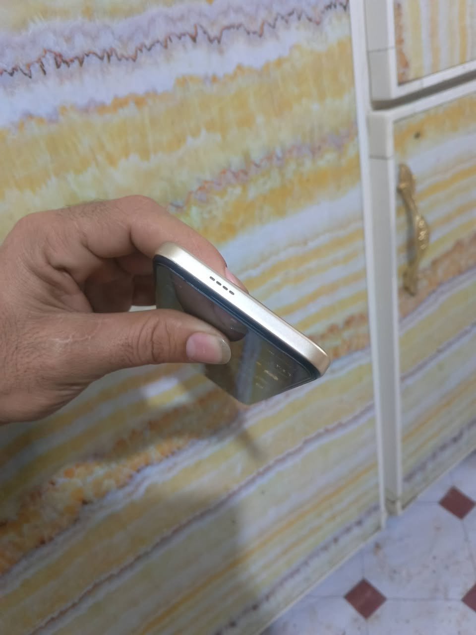 السلام عليكم موبايل  The Phoenix Smart97انفنكس سمارت 9شرط نظافه فقد مبدل شاشه اصليه شرط 75الف *********** مكاني فظليه
