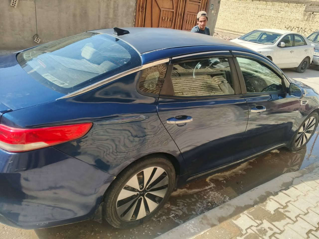 ابيع صبغ عام اوبتما موديل 2018 لون مميز حادثها من امريكا جدآ بسيط وهنا صار بيها شخوط وطخطخات ونصبغت عام ومكفولة من العيب الشرعي كير محرك تخم تاير خير من الله سيارة مال بيت وجناي السعر 103وبي مجال مكاني بغداد الامين الثانية***********
