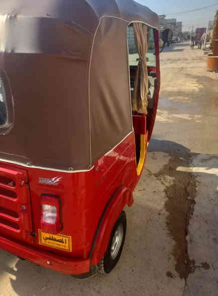 سلام عليكم شباب تكتك موديل ١٨ رقم بغداد بسمي تحويل ثاني يوم مكينه مفتوحه لا تنقيص ولاتبخير سعر خمسه وربع وبيه مجال شي قليل العنوان بلديات شارع السجه رقم الهاتف ***********
