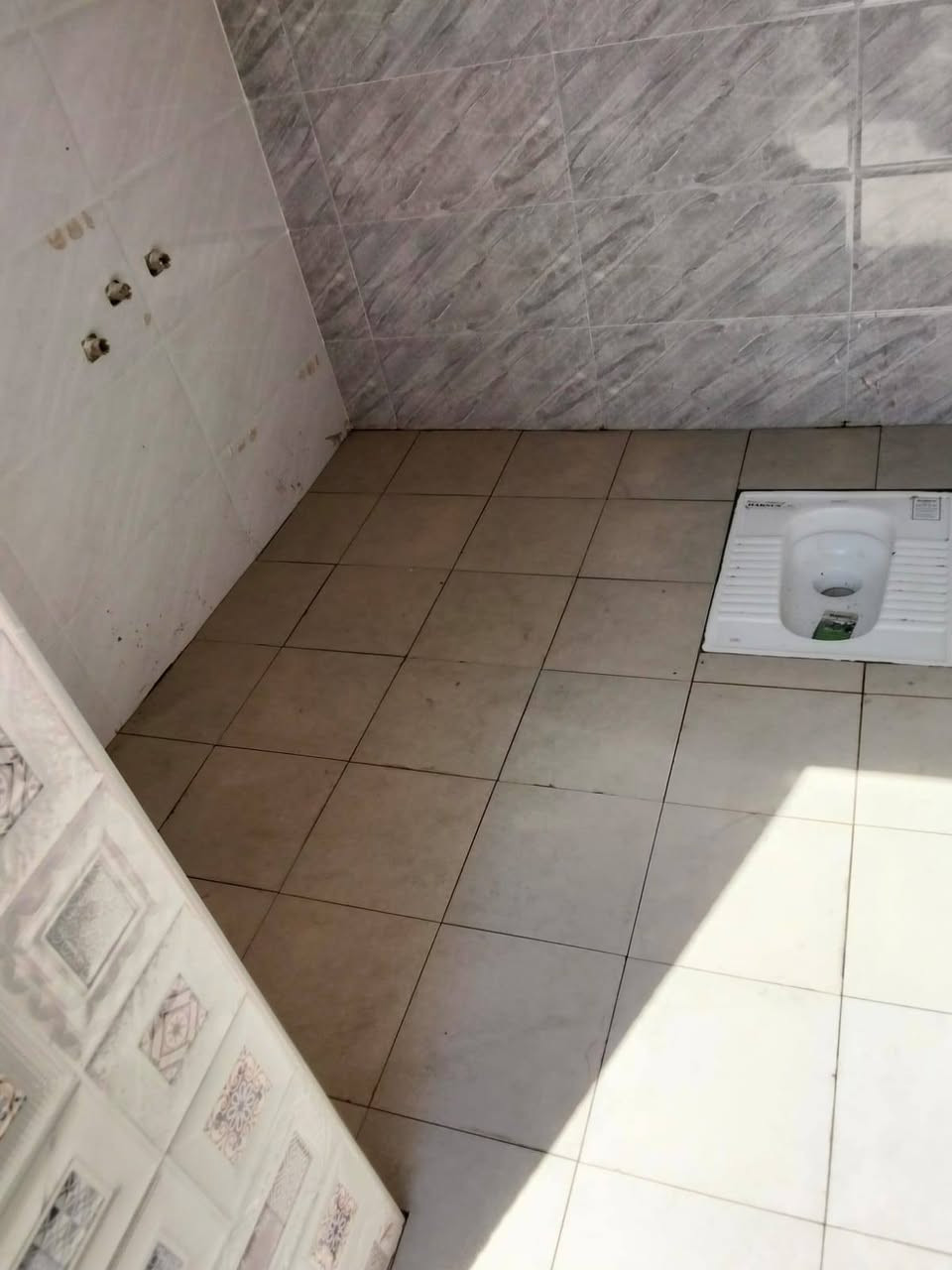 سلام عليكم خلفة تطبيك سراميك بورسلين كاشي مرمر كرانيت درج سعار مناسبه الستفسار ***********
