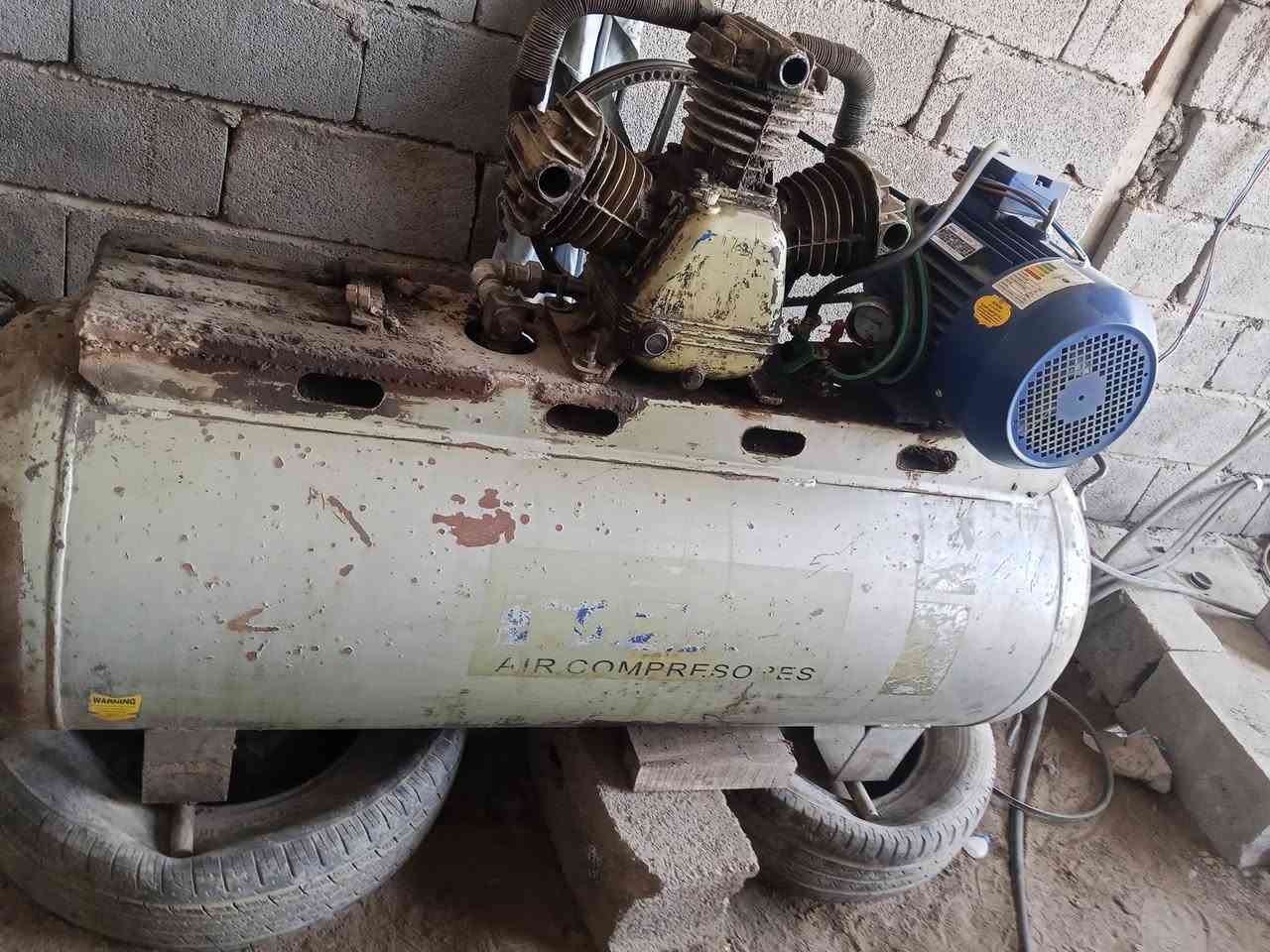 سلام عليكم محل كامل بنجرجي 
للبيع ابيع شلعه.وحده كله شغال بشرط الشغل 
مكان ناصريه رقم الهاتف ***********
