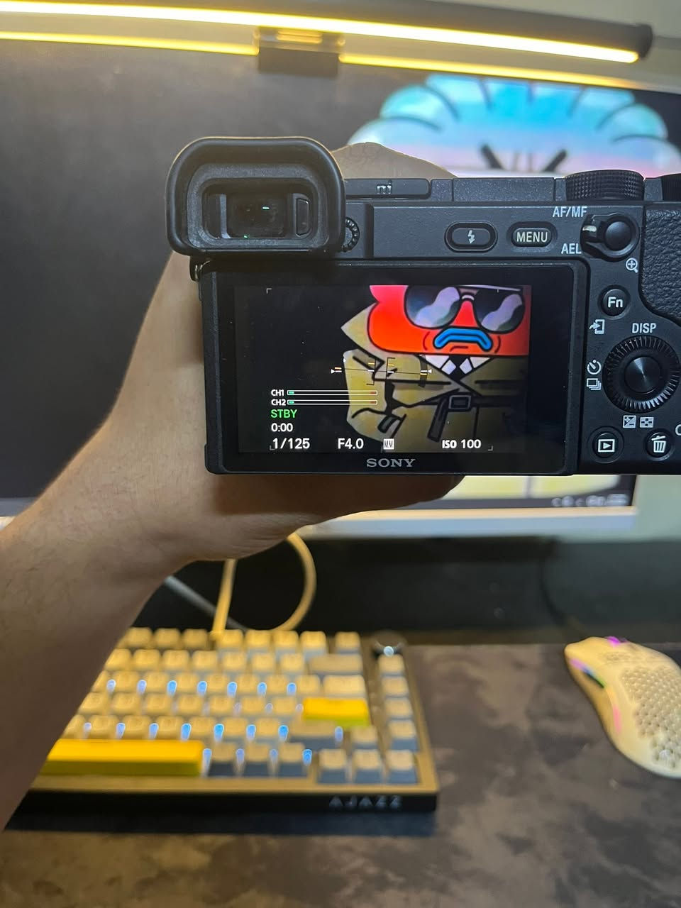 كامرا سوني a6400
نضافة 100% 
الشتر 750 صوره بس
كامره كلش جديدة 
وياها عدسة الكت 50-16
رايدها ب 850


**إذا كنت صاحب هذا الإعلان وتريد حذفه لأي سبب، رجاءا أرسل رسالة إلى الدعم الفني**