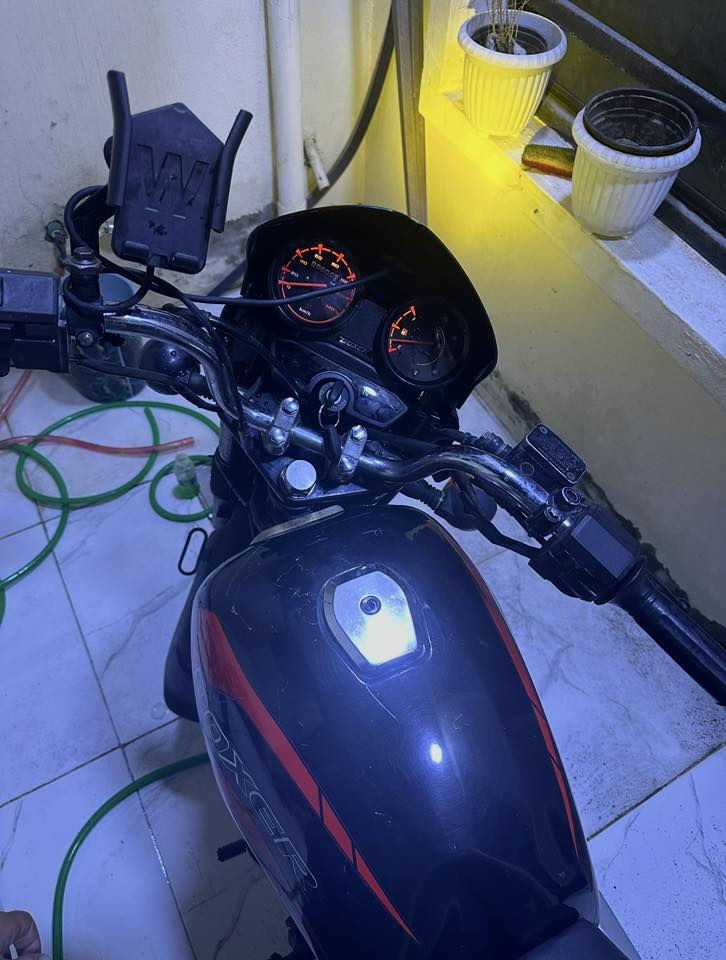 سلام عليكم بوكسر 23للبيع او مراوس بيراني بس صوط بلمحرك مابيها شي تمشيك خير من الله موجود خاص


**إذا كنت صاحب هذا الإعلان وتريد حذفه لأي سبب، رجاءا أرسل رسالة إلى الدعم الفني**