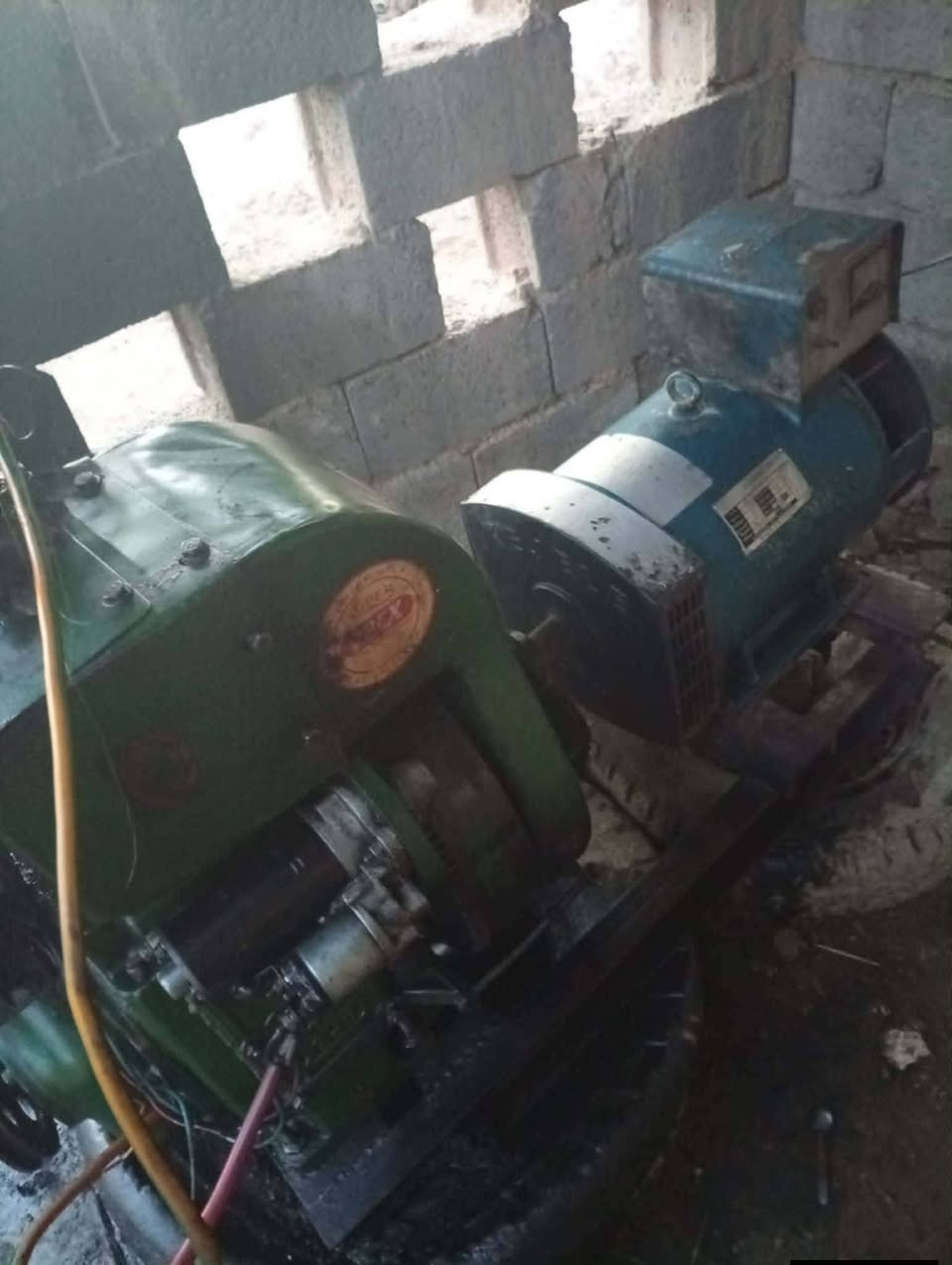 السلام عليكم مولد هندي شغال  للبيع واحد بستم سلف وهندر
السعر 700وبيه مجال  الشراي يتصل على هذا الرقم ***********
