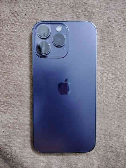 ايفون ١٤ برو ماكس 
ذاكرة ٢٥٦ 
بطارية ٨٣٪؜
الجهاز نضيف شخط ما بي 
ملحقاتة وياة كيبل اصلي كارتون اصلي الجهاز شرق اوسط ما مفتوح 
السعر ٩٥٠ الف 
للتواصل *********** متوفر واتساب
