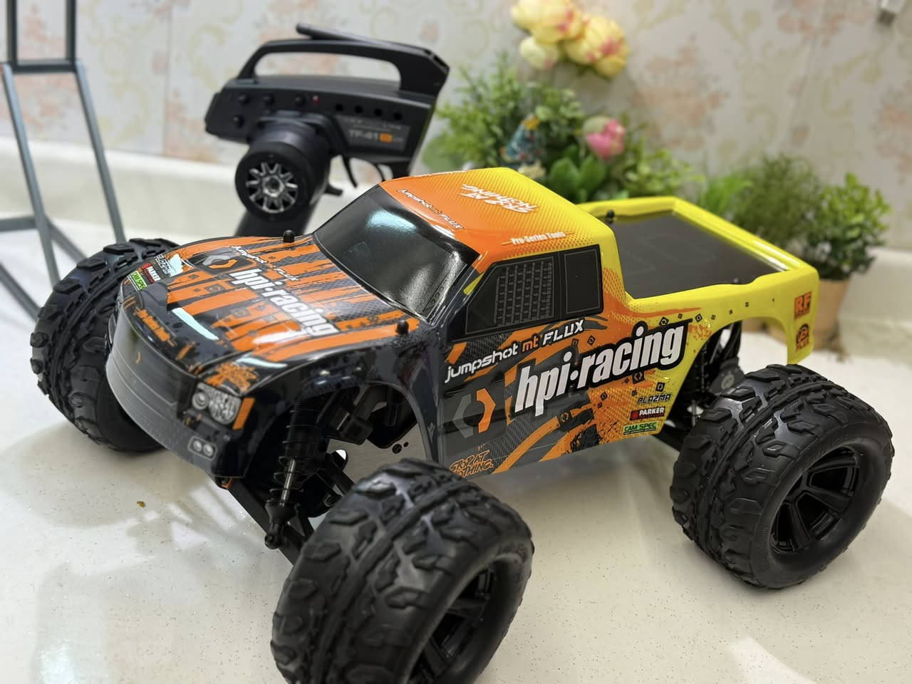 سلام عليكم
Rc jumpshot hpi 1/10 السياره ضخمه وحلوه  (جديد)


**إذا كنت صاحب هذا الإعلان وتريد حذفه لأي سبب، رجاءا أرسل رسالة إلى الدعم الفني**