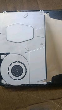 بلي فور سلم جديد انتاج 2023 اخذته بشهر السادس من 2025 بس هاي السنة ساد...