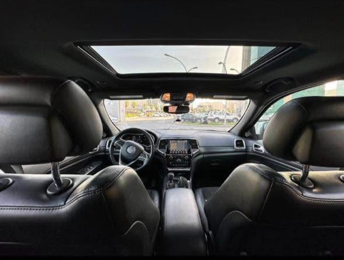 Jeep Grand Cherokee 2020 Black top
ماشية٨٤٠٠٠ كم
 تشغيل بصمة
كاميرا 
تشغيل عن بعد
 کوشنی شامۆ و جلدە/ كشنات كنتارة وجلد
صندوق كهرباء/ سندوق کارەباییە
رادار
ستيرن تدفئة / سوکان گەرم
نقطة عمياء
مكينة ٦ سلندر و ٣٦٠٠ على وضع وكالة
سيارة بها جاملغ صبغ وشوية من بونيت  بس بدون دواخل و اير باك ما طاق/ ئۆتۆمبێلەکە چاملغ و کەمێک بۆنیتی سوبغە بەس بێ ئەوەی ناوەوەی گرت بێت و 
پەرەشوتی نەتەقیوە.
نرخی 255 وەرەقە
سعرها 255 ورقة
تلفون
***********

