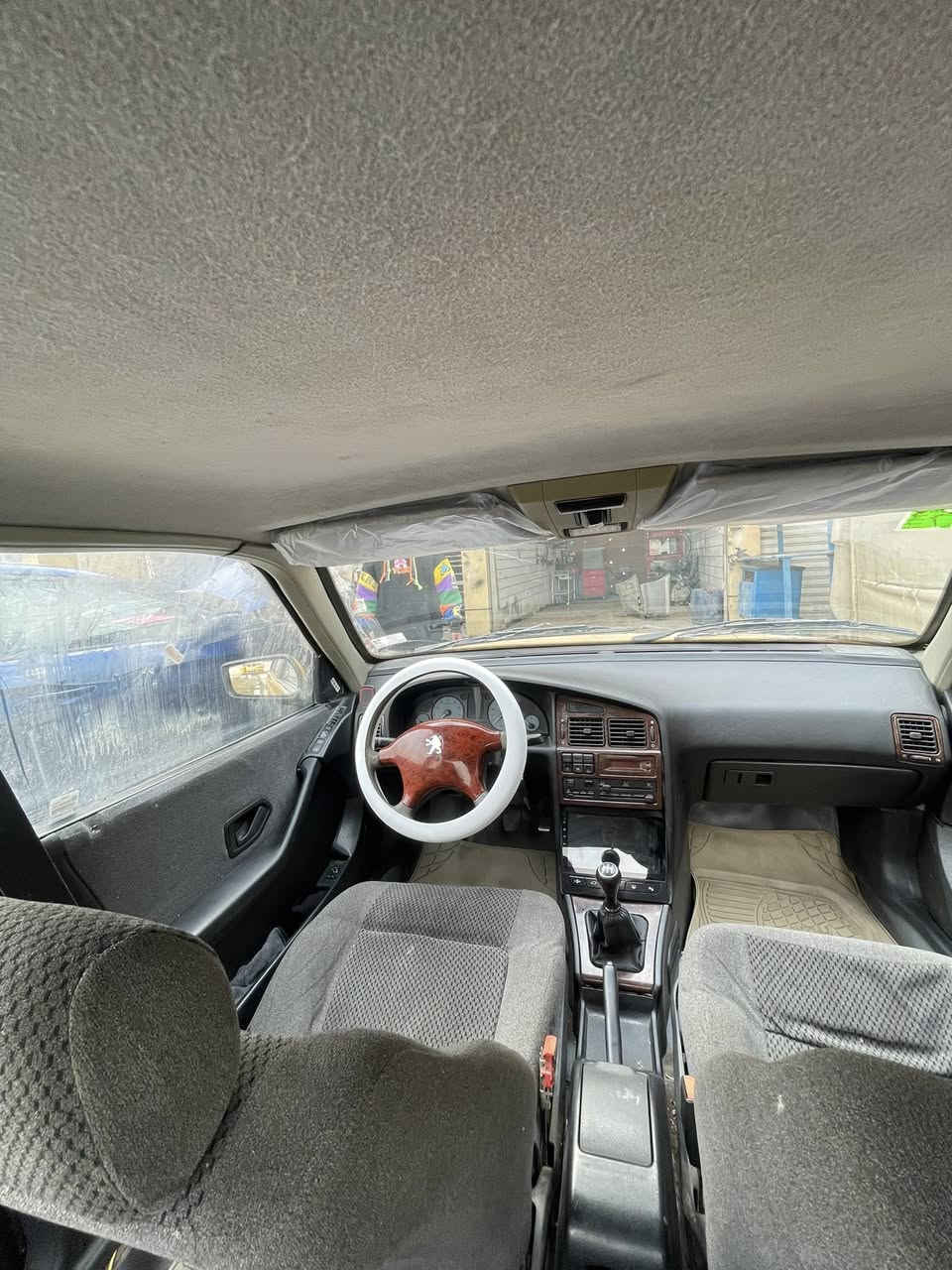 سلام عليكم بيجو بارص موديل 15 بيها بس باب  الصدر صبغ  شويه  وصدر  نص ونص  السعر 45  الا تصال   ***********
