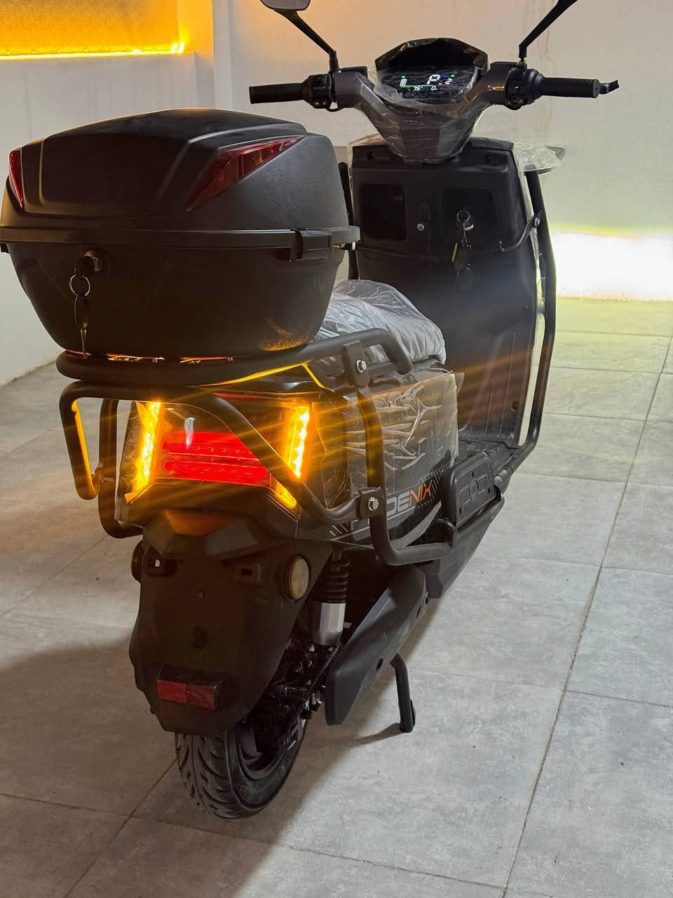 دراجه شحن استيراد خاص من الصين 
دراجه 0كيلو زيرو كبيره الحجم مدرعه درع امامي خلفي 
. مواصفات 
6بطاريات 72v حجم دبل تقنيه جرافين عمر طويل 
.
مفوله مواصفات ملف 2000w لايت زينون عالي ناصي 
دبل اشاره هورن سياره 
نضام رجوع R 
نضام الحمايه P 
بريكات دسك امامي خلفي  
تتحمل وزن 250kg  
دبل صندوق وسطي +خلفي 
دبل سويج تشغيل عن بعد 
شاشه تبين سرعه مسافه مشاكل 
.
دراجه كلفتني من صين مع جمرك و شحن بحري و ضريبه و تخليص جمركي ميناء ام قصر 950ألف 
.
سعر 950ألف فقط سعر مناسب مواصفات عاليه دراجه عملاقه 

مكان دراجه كركوك طريق بغداد 
للحجز والاستفسار واتساب على الرقم ***********
