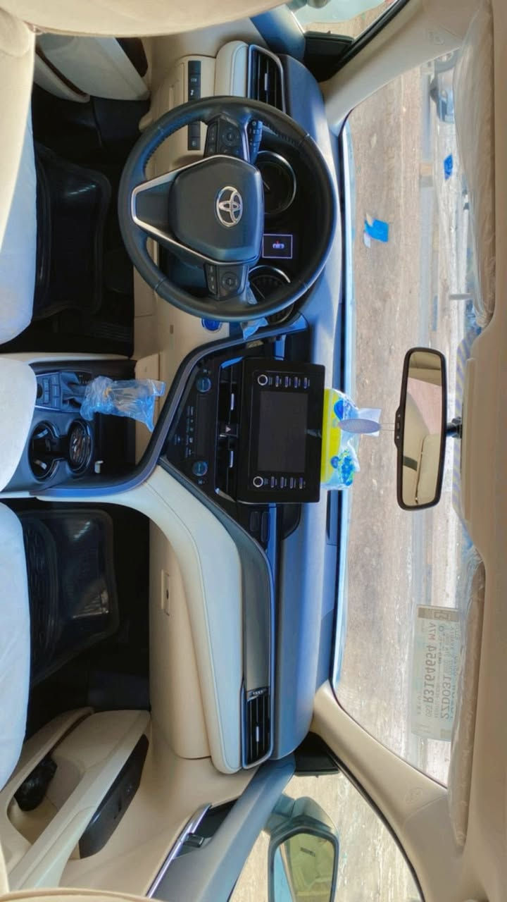 السلام عليكم كامري 2024 هايبرد وكالة عبد الطيف         السيارة كفاله عامه ومضروبه نانو سيراميك ابو الضمان 

السياره ماشيه 37 الف كم قابل للزياده 
السنويه جديده وبسمي والالواح جديده والرقم مميز بصره
السياره جاهزه من كلشي ما تصرف عليها دينار واحد 
السعر 27000$ بي مجال بسيط 
مكان السياره البصره 

للتواصل ***********
