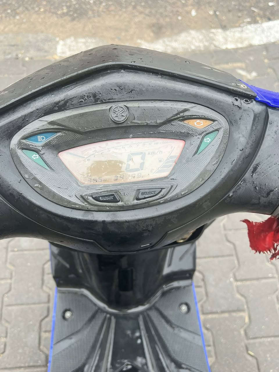 سلام عليكم جيتي ار 2013 حديث ماشيه 34الف يعني الدرجه بعد بوضع الشركه كفاله عامه ختم واحد عليه منضومه زنون من تايون جبته من بغداد رمبه قبل رمضان اخذهته كفرته البلدي اسود موجود خليتله أزرك تجري بس نوعيه زينه تيوان او كفرته البلديات هم وياها 
السعر 1100 مليون او ميه او بيه مجال حك الجيه 
العنوان ابو الخصيب محيله
الرقم *********** بس وتساب او على الرصيد مازنجر ما عندي
