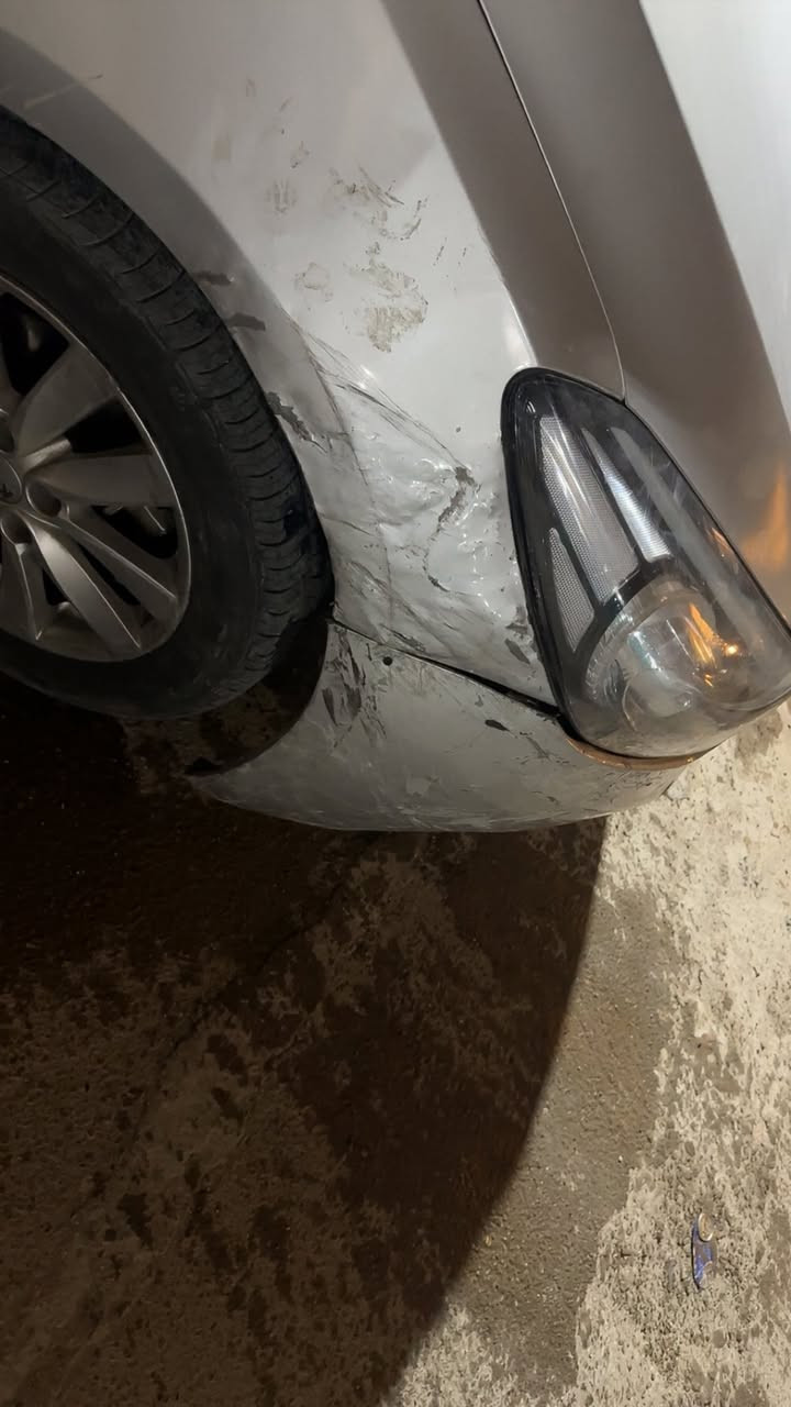 سيراتو 2016 خليجي تفيد
لليريد يشتغل تكسي بيها

اقتصاديه كلش ماشيه 68 الف

بس بنسبه السياره مبين

ضرباتها بصور مثل مموضح

وبيها مجال للشراي

***********
سعرهه 110
