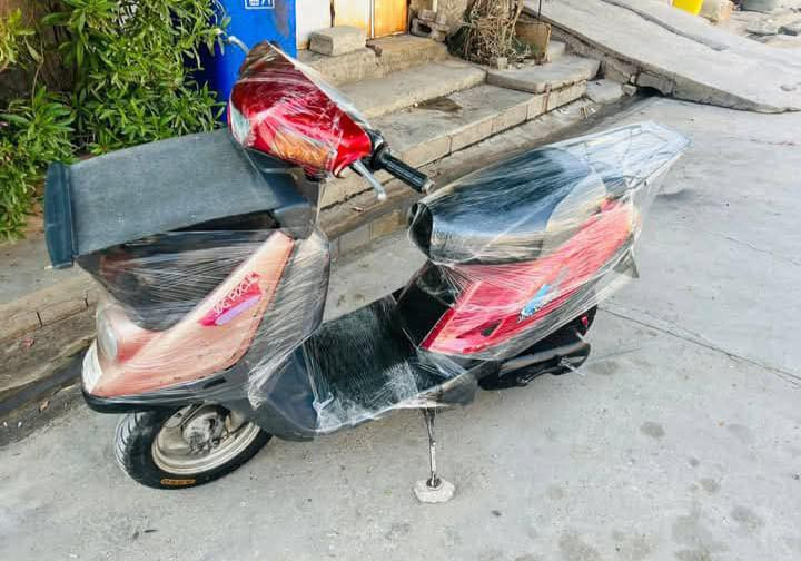 السلام عليكم
📍دراجه للبيع نوع ياماها

📍المميزات

1-كهربائيات كامل شغال
2-بريك امامي خلفي
3-تخم تايرات جديد
4-سلف شغال 
5-بطاريه جديد
6-كفرات نضيفه
7-شاصي مابي قطره لحيم 

📍السعر:250الف وبي مجال للشراي

📍للتواصل والاستفسار 
رقم الهاتف:***********
ويوجد تواصل خاص ايضاً
