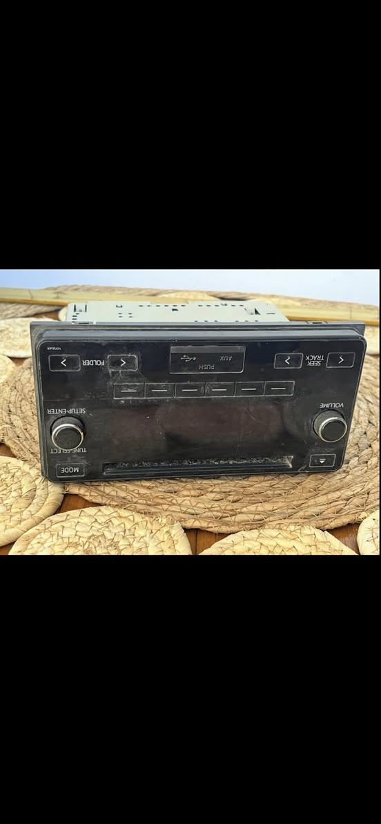 السلام عليكم اغراض للبيع موضحات بالصور اسعارهم مناسبه مكاني بغداد الجديده للاستفسار ***********
