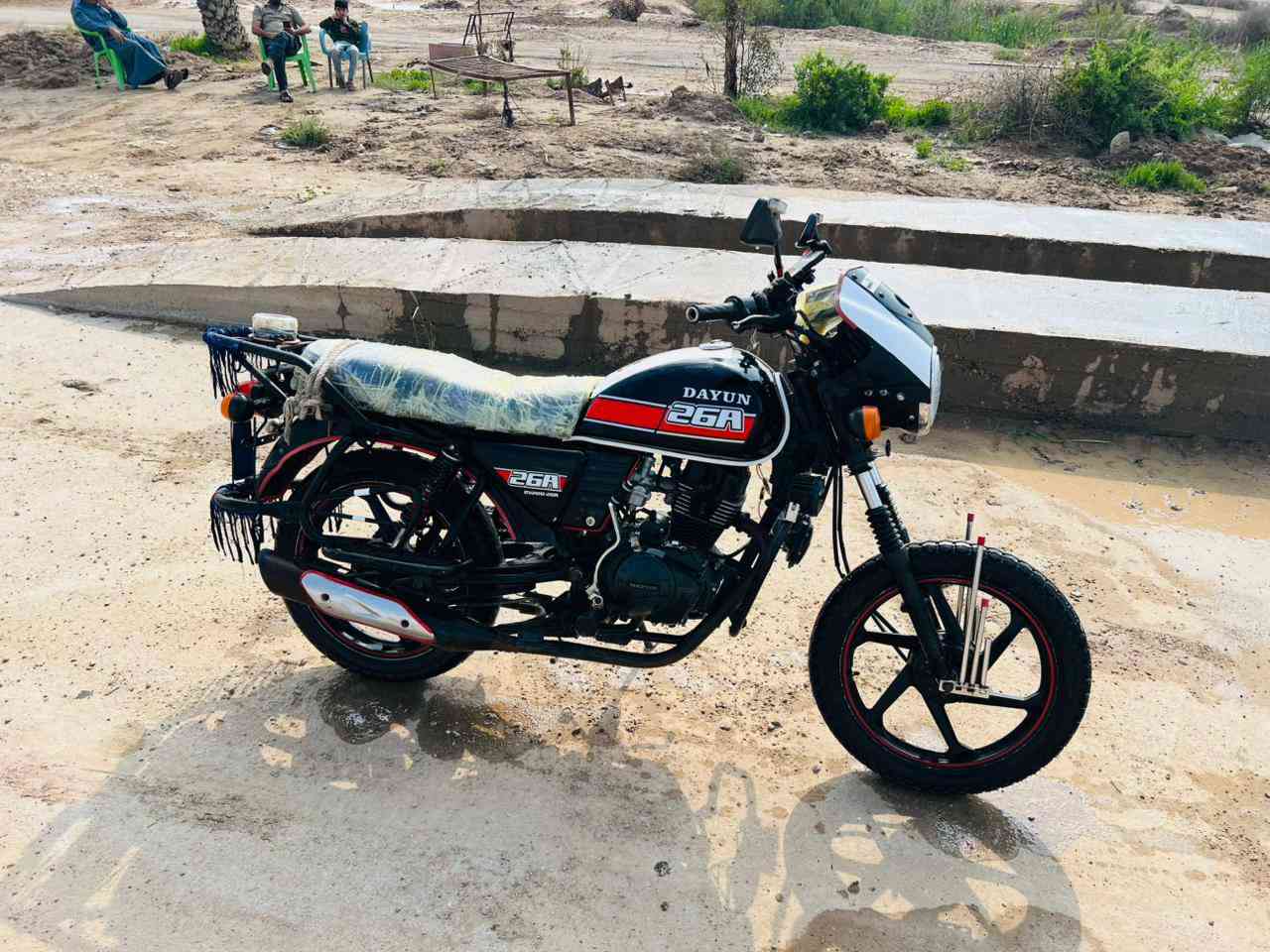 السلام عليكم ورحمة الله دراجه البيع اصولي محرك مكفول كفاله عامه موديل 2020 اصولي  السعر 1300 وبيهه مجال ***********(***********
