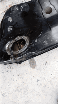 السلام عليكم شباب عندي تانكي خفاش ٧٤٠ هوه وطوافه شرط لازرف ولا شي فقط الي ذكرتهن بلفيديو سعره 150  هاذ رقمي *********** خابرني ودلل لان مامتواجد ع الفيس
