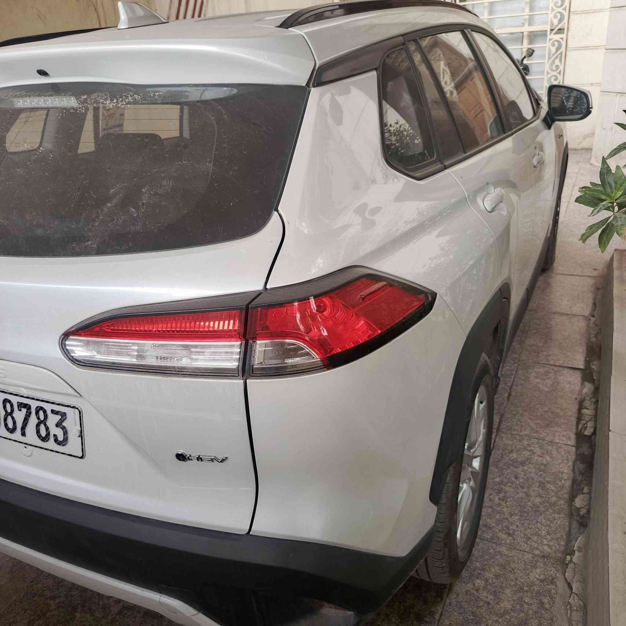 كورلا كروس موديل 25استلام شركه
ماشيه 4000فقط يعني زيرو 
بصمه وفتحه سقف مكفوله كفاله عامه بيه وكاله عامه مكاني البلديات هاتف ***********
السعر 147ورقه
