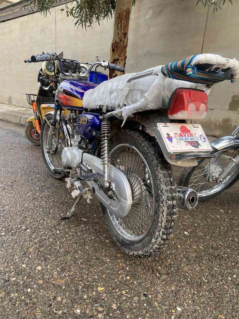 السلام عليكم ماطور
للبيع تايكر اربعه 2020كير محرك معمر جديد 
ماطور شرط ماينطي دهن كهربائيات كله شغاله 
الرقم ***********
مكاني حويجه داخل 
السعر 280 او بي مجال حگ الجيه
