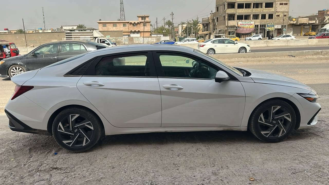 هونداي النترا  2024 لمدد فول مواصفات 
الشكل الجديد وارد أمريكي صور واضح بل منشور 
بدون دواخل 
 . باقي السياره مكفوله
رقم بغداد جديد هزه جديده سنويه لحد 2031  
🛑محرك 2000 Doch دوش
🛑كامرات عدد 5 
🛑 بصمه تشغيل وابواب وجنطه
🛑 تشغيل عن بعد ⚡️
🛑 جنطه ذكيه تفتح اوتو عند الاقتراب🚶🏻‍♂️
🛑 دشبول الكتروني متصل 
🛑اناره داخليه محيطيه متعدده الالوان🌈
🛑رادارات 360 درجه
 🛑رادار جانبي النقطه العمياء ⚠️
🛑رادار خلفي ‼️ 🛑رادار امامي ❗️
🛑تحديد مسار+ سياقة آليه
🛑توقف ذاتي 🚳 عند الاقتراب من سياره 
🛑 لايت  زينون عدسات +Led
🛑كامره دوراه 
🛑شاشة لمس نفكيشن 📲Wi_Fi/ Gps/  تدعم نظام Android Auto +Car play 
‏🛑‎فول تحكم ستيرن
🛑كروز مثبت سرعه 
🛑ثلاث وضعيات قيادة 
🛑‏Smart‏-Sport-Normal
🛑 داخل رصاصي
🛑اوتو هولد @/اطفاء المحرك الذاتي
🛑منافذ Usp /Aux /‎🛑نظام ABS/مانع انزلاق
🛑شاشه ظبط بل دشبول
‏‎🛑 حساس اطارات🛑‎ویل کب كروم
ماشية 41 الف
السعر 165 وبيها مجال
السياره جاهزه ومابيه اي نقص
 مكان بغداد 
رقمي ***********
