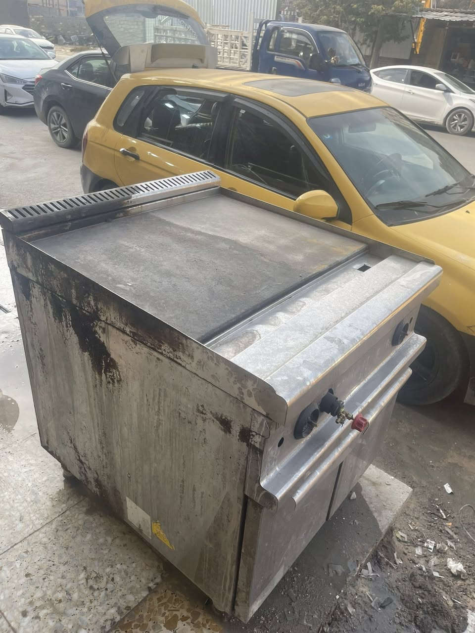 سلام عليكم كرين همبركر للبيع
***********
