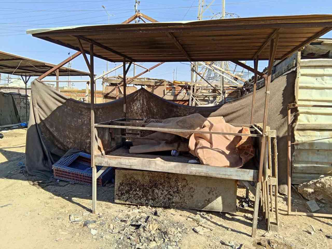 عماريه اربعه في خمسه سعره 350 وبيه مجال 4×5
عماريه مترين في اربعه سعره 150 2×4
ميز دخل سعره 40
شوايه سعره ب 170.. الارتفاع متر ونص في متر او فوگ
شواية سمج ثانية سعر ب60     2×1ونص 
عنوان مفرگ الصلاحية 
*********** خابر وتدلل
