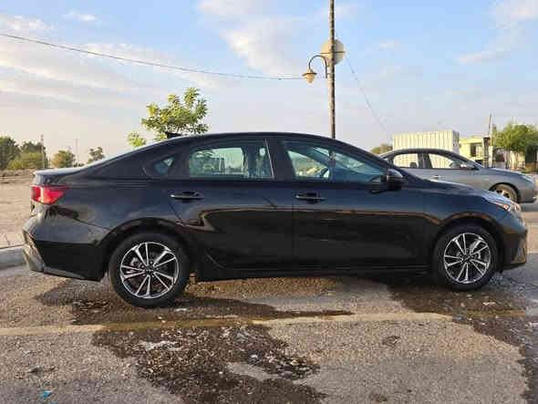 كيا فورتي 2024 
رقم بغداد باسمي هزة جديدة سنوية جديدة
 ماشيه 27  
مكينة 2000 دوش 
كير  CVT
💎 ســعــر ✅ ::  17.000$📮

حساس ضغط الاطارات 
 كامرة خلفية 
رادار امامي  خلفي
قيادة ذاتية
توقف ذاتي
تحديد مسار
مثبت سرعه Cruise  
كشنات مخمل 
جنطة كهربائي 
اوضاع قياده Drive Mode
نظام سبورت sport
 نظام نورملNormal
تحكم ستيرن جهتين  
الكير CVT
تحكمات ستيرن 
الضرر خشم الجاملغ جهة السائق بارد +ربع البنيد صبغ  موضح بالمنشور

السيارة دخول جديد للعراق

 مكان السيارة بغداد ابو دشير خلف المركز  

رقم صاحب سيارة 
***********
