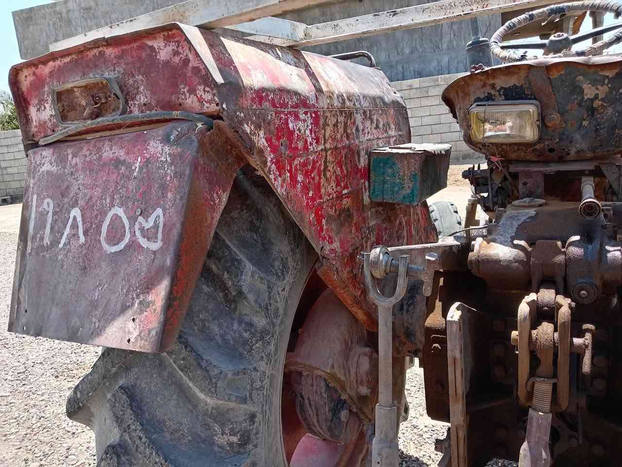 السلام عليكم مكينه عنتر اللبيع موديل 1985 مكينه جهازهه كير محرك بم اكسل هدروليك نكره سلف تايرات فوك نص عمر باور استيرن كهربائيات 
الاتصال ***********
