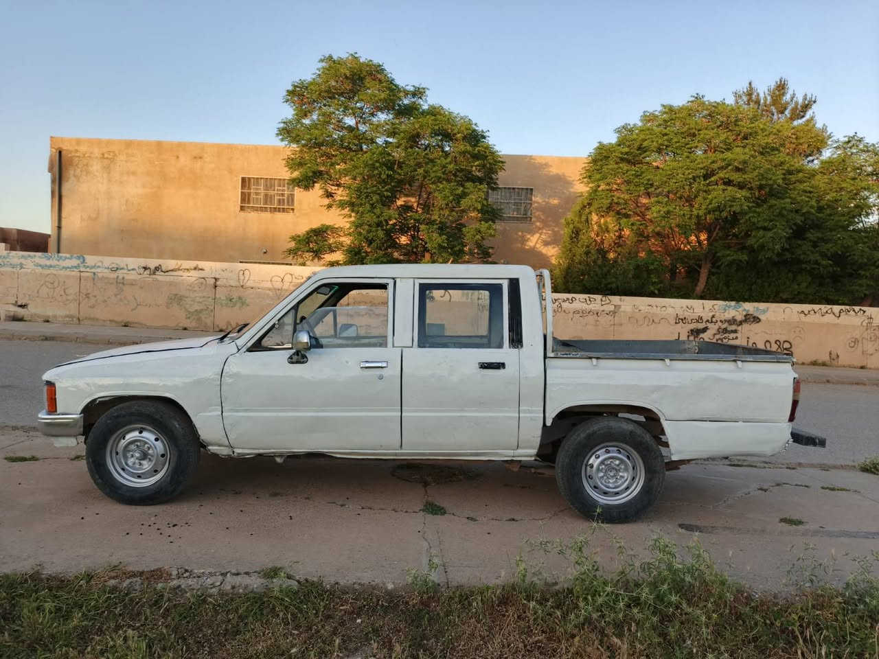 پيكاب تويت مؤديل 85ئارم سليماني ئارم سه وز كه 
 گير مه كينه به شرت سواي شه گير مالي دؤست 
نرخ 14ماعامه له ناو نيشان جمجمال,***********ئاسيا***********
