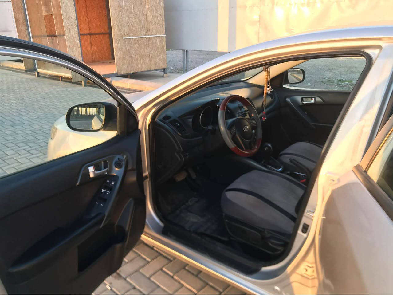 كياسيراتؤ
2011خلجى
گيرئؤتؤ،عادى
أربع جامات كارابا
مرايات كارابا
گير6نمره،نضام،ABs
تبريد،تتفئه
پاورستيرن،فوليوم
گير،محرك،بشرت
محرك مكفوله ممفتوح
صونار نشراء بدون حادث بدون دواخل
سنوى رقم جديد  
سعر 89 ورقه مجال
مكان كه لار
ملاحضه/ سياره مو مالى مال صاحيب هاى رقمك
*********** كالار, السليمانية
