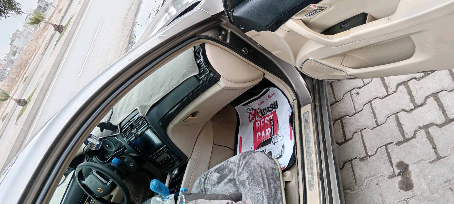 امكراند للبيع موديل 2013 شكل عريض حجم 8
رقم اربيل باسمي  ثاني يوم تحويل
بيه قطعتين  فقط بدون دواخل ولا قطرة خياس بيه 
محرك  مستر بوشي حجم 2000  
سياره فول مواصفات
سقف سلايت 
تبريد ثلج ❄  
4تايرات جدد 🛞
دواخله جديد حيل نضيف
شاشه ايباد منضومه سماعات دمام
لايتات زينون 
حساسات امامي وا خلفي 
صدر امامي و خلفي  جديد
سياره لوك صارف عليه  اهويه ميحتاج مصرف الف دينار
مكان كركوك
رقم :*********** فقط وتساب 
