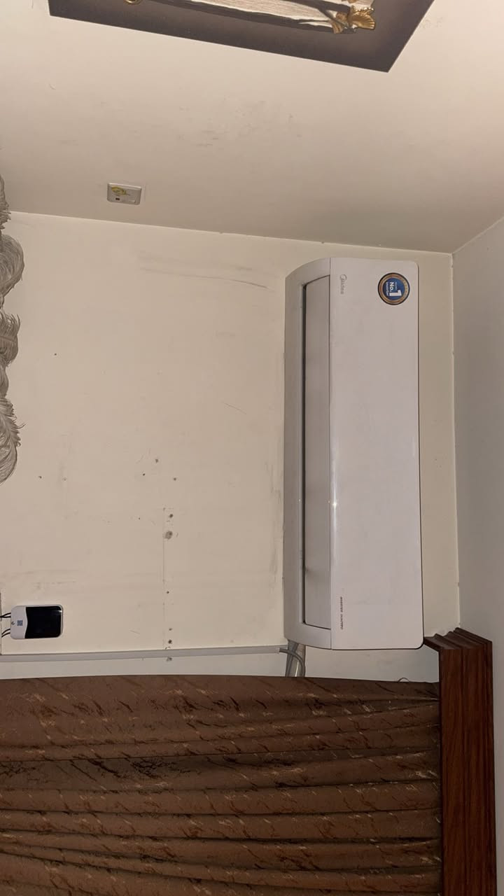 السلام عليكم عندي سبالت للبيع مستخدم موسم واحد ونظيفات السعر 700 وبي مجال عنواني بغداد  الكرخ هذا رقمي الاستفسار ***********￼￼￼￼￼
