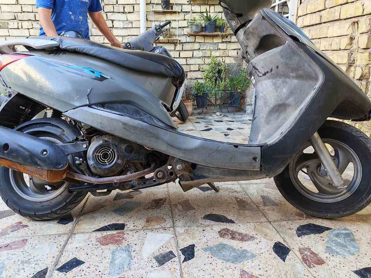 السلام عليكم دراجة بريز للبيع جاهزة بدون نقص كاملة نكرة سلف رايدة٣٥٠ وبيةمجال مكاني الزعفرانيه ***********
