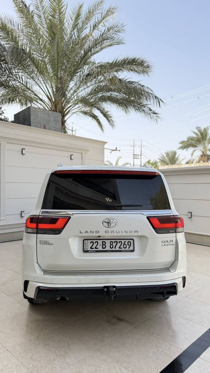 ً
السلام عليكم للبيع او مراوس 

تويوتا لاندكروز 2023 ساز لمتدد مكفوله كفاله عامه 

رقم اربيل بأسمي تحويل او وكاله 

المواصفات معروفه تجي فول 

مري شفط شاشه كامره خلفيه 7 راكب 3 قطع تبريد دفع رباعي حساسات امامي خلفي زراك لايت فتحه سقف وباقي المواصفات 

كير مكينه صدر تايرات بشرط جدد دهن وفلاتر جدد 

ملاحضه السياره تنفس طبيعي مو توين تيربو 

جاهزه من كلشي متحتاج دينار مصرف 

للأستفسار ***********
