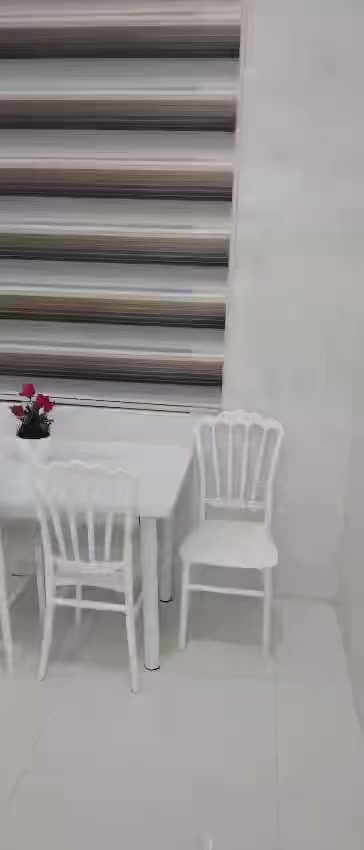 دار للبيع عله طريق الزوار خلف السكلات يبعد عن الشارع العام سبعين متر مساحت الدار200متر  طابو زراعي سند 25مداور ثاني يوم عرض الشارع 8 متر  الدار بي غرف عدد 3 صاله 8في 4 ومطبخ حار ومطبخ بارد ستقبال 7في 4 مجاميع صحيه عدد 2 داخليه وخارجيه بنيان درجه اوله طابوك جمهوري  كونكريت للاستفسار ***********
