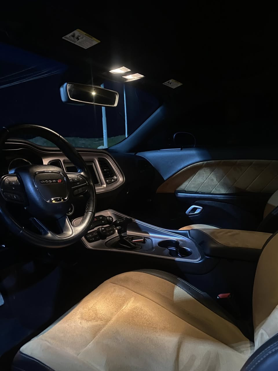 نوع السياره دوج تشالنجر
محرك 3.6
موديل 2023 النداء الأخير
مواصفات sxt معروفه
سياره قطعتين جاملغ سايق +بنيد
سياره ماشيه 33الف ميل
استفسار اتصال 📞 
***********
