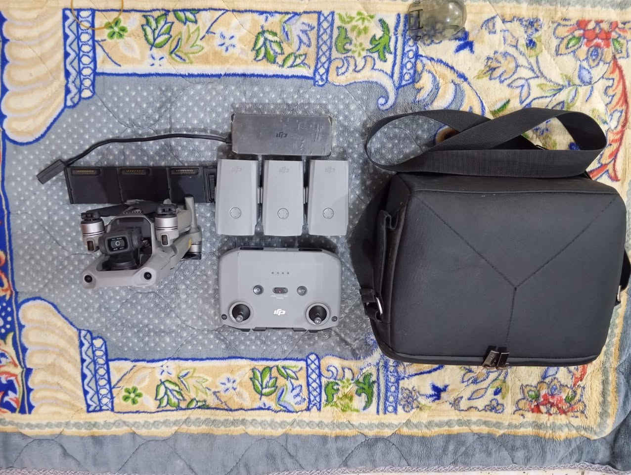 السلام عليكم ماڤيك اير تو الغنيه عن التعريف فول مواصفات تلاث بطاريات عده كامله جنطه بعده لوك جديده السعر مليون وبيه مجال بسيط حق الجيه
مكاني بغداد البلديات للتواصل  ***********
