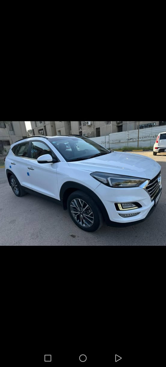 توسان 2020 خليجيه بغداد..
باسمي فوول موصفات كاصد..
كفاله عامه لاصبغ لا تبديل لا تعديل لا فتح... 
موصفاتها.. 
فتحة سلايد.. 
مري شفط وترحيب.. 
كشنات جلد بقلاوه و2 الامامي كهرباء.. 
خمس عدسات وعدسه دواره.
البجم لد والبك لايت لد.. 
شاحن واير ليس.. 
خمسه ويل كب.. 
تبريد خلفي امامي ثلج.. 
ماشيه 45 الف السياره قديمه عندي وعلى ايدي..
محرك كير تبريد برغي مملزوك بيه وين يعجبك افحص السياره جديده وصافيه.. 
تخم تاير شادلها.. 
البيع الشراي يتصل بدون كسران اريد ابيع...
مكاني بغداد الكرخ قرب حي الجهاد مدخل حي السلام.. 
.... ***********....
