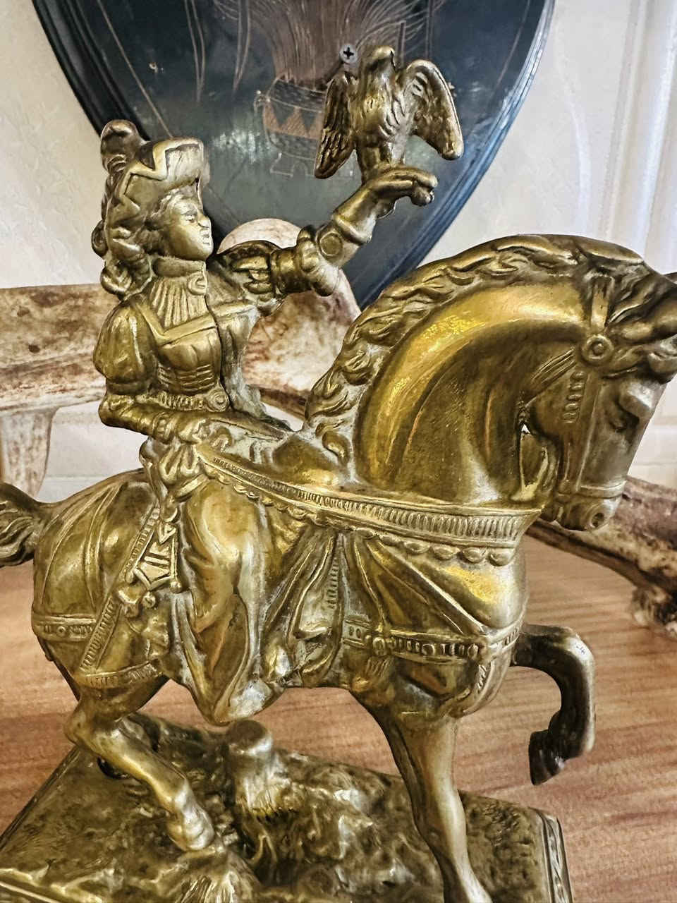 تمثال مدرب صقور صناعة  يدوية بريطانية نحاس ثقيل
*********** واتساب المحل في السليمانية يوجد توصيل
