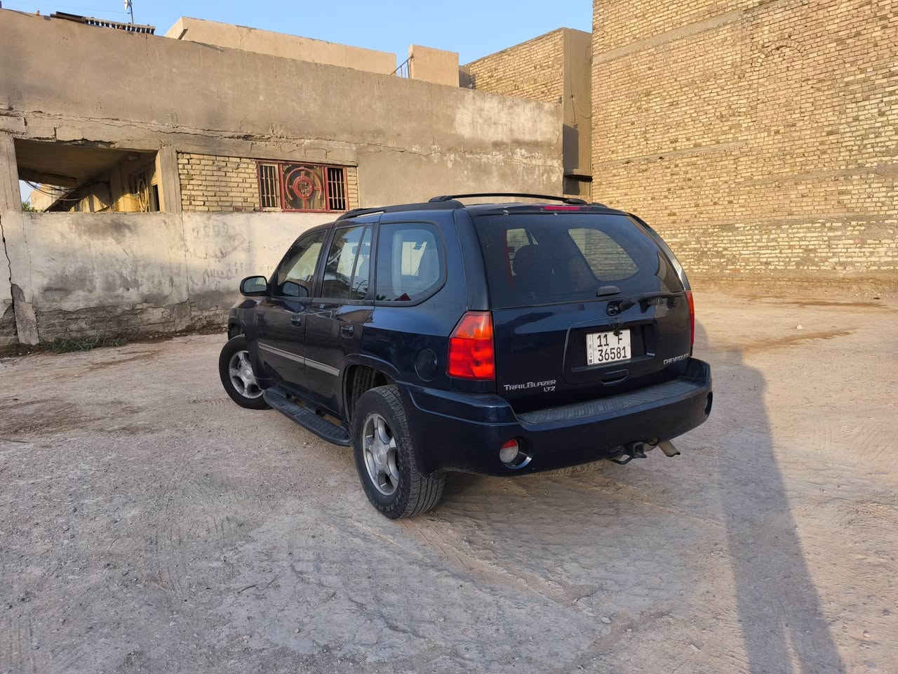 السلام عليكم
بلايزر موديل 2008 شركه عامه بدون حادث 
بيها صبغ فقط كلير بالبنيد 
محرك تاهو 8 سلندر 
فول مواصفات ltz
رقم بغداد انكليزي تحويل ثاني يوم 
سياره نظيفه وجاهزه 
مكان السياره واسط الكوت 
***********
