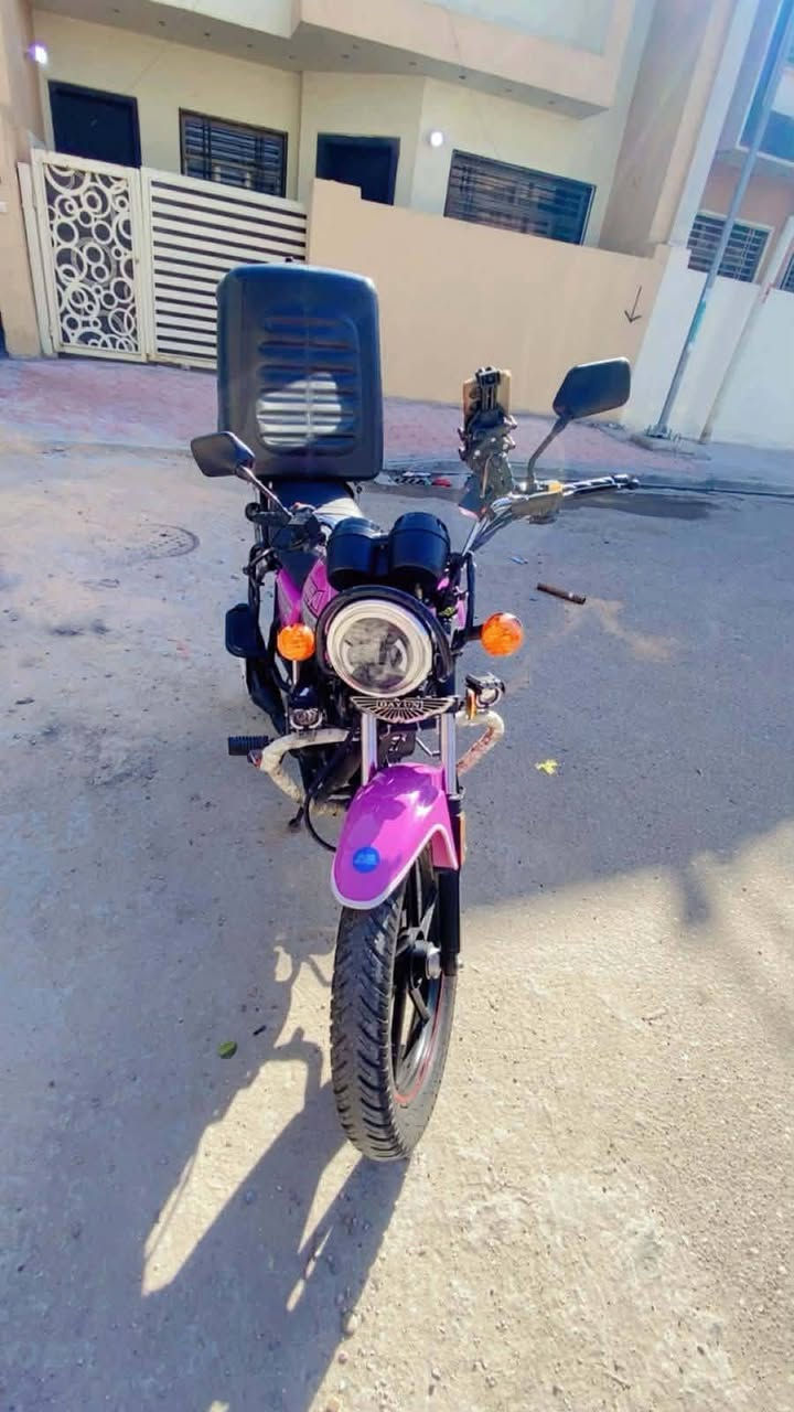 سلام عليكم دايوان موديل 23 اوراق سكنر دراجه جديده بمعنه الكلمه مكفوله من كلشي مكينه 150 كهربائيات كله شغله اي نقص مابيه  مكاني بغداد  سعر اتصل وبيك خير وتدلل ***********
