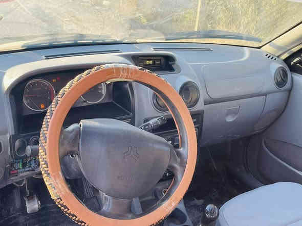 للبيع سايبا موديل ١٨ رقم بغداد نكليزي تحويل مباشر كير ومحرك نضاف شواصي مصلحه بيه جاملغ وبنيد صبغ مصفره هيئه وغرامه السعر 37 وبيه مجال مكاني بغداد جسر ديالى الجديد رقم ***********
